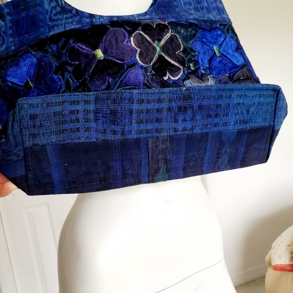 Ethnic Flowers Boho Hobo Embroidered Bag - Picture 7 of 11